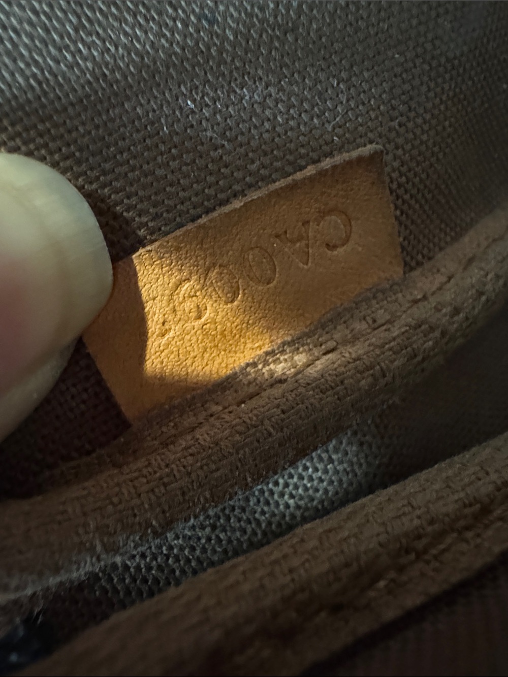 Authentic Louis Vuitton Monogram Pochette - Picture 11 of 12